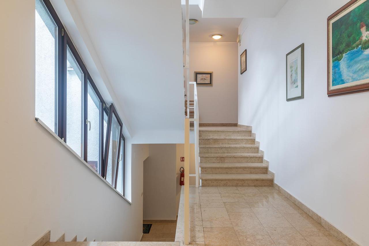 Apartment Little Gallery **** Rovinj Eksteriør billede